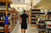 Mettre fin aux augmentations des taxes indirectes sur les aliments et les boissons