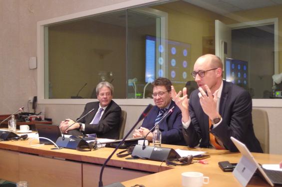 Revoir la conférence avec le commissaire européen Gentiloni et le ministre des Finances Van Peteghem