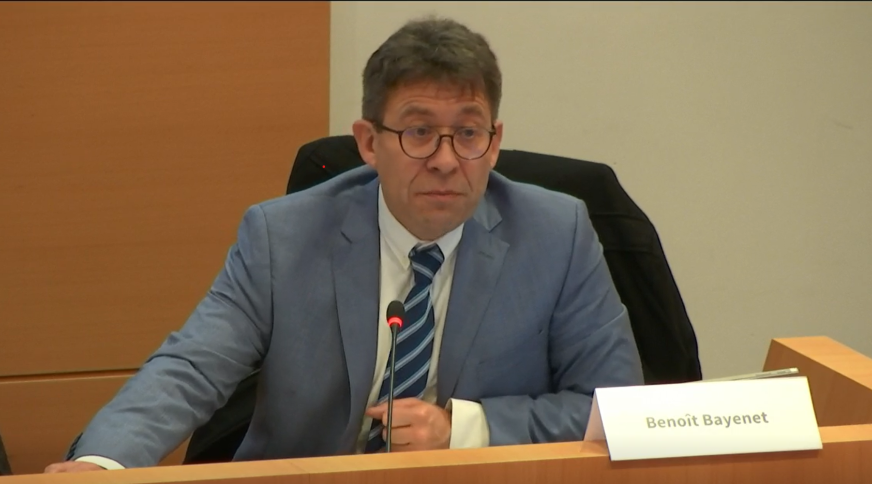 Présentation du rapport sur les finances publiques devant la Chambre